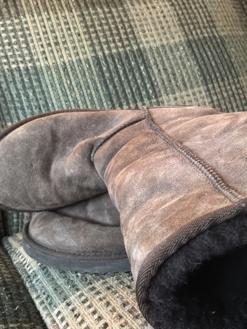UGG BOOTS BROWN TALL SIZE 8